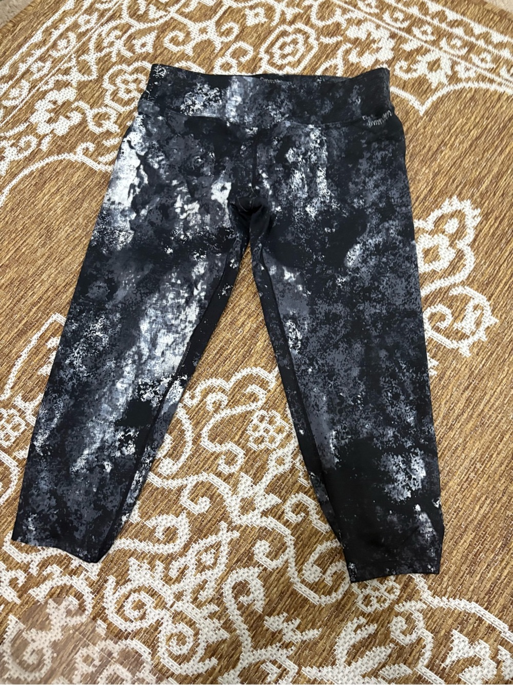 Calvin Klein  Performance High Waist Tie-Dye Cropped Leggings black gray white L